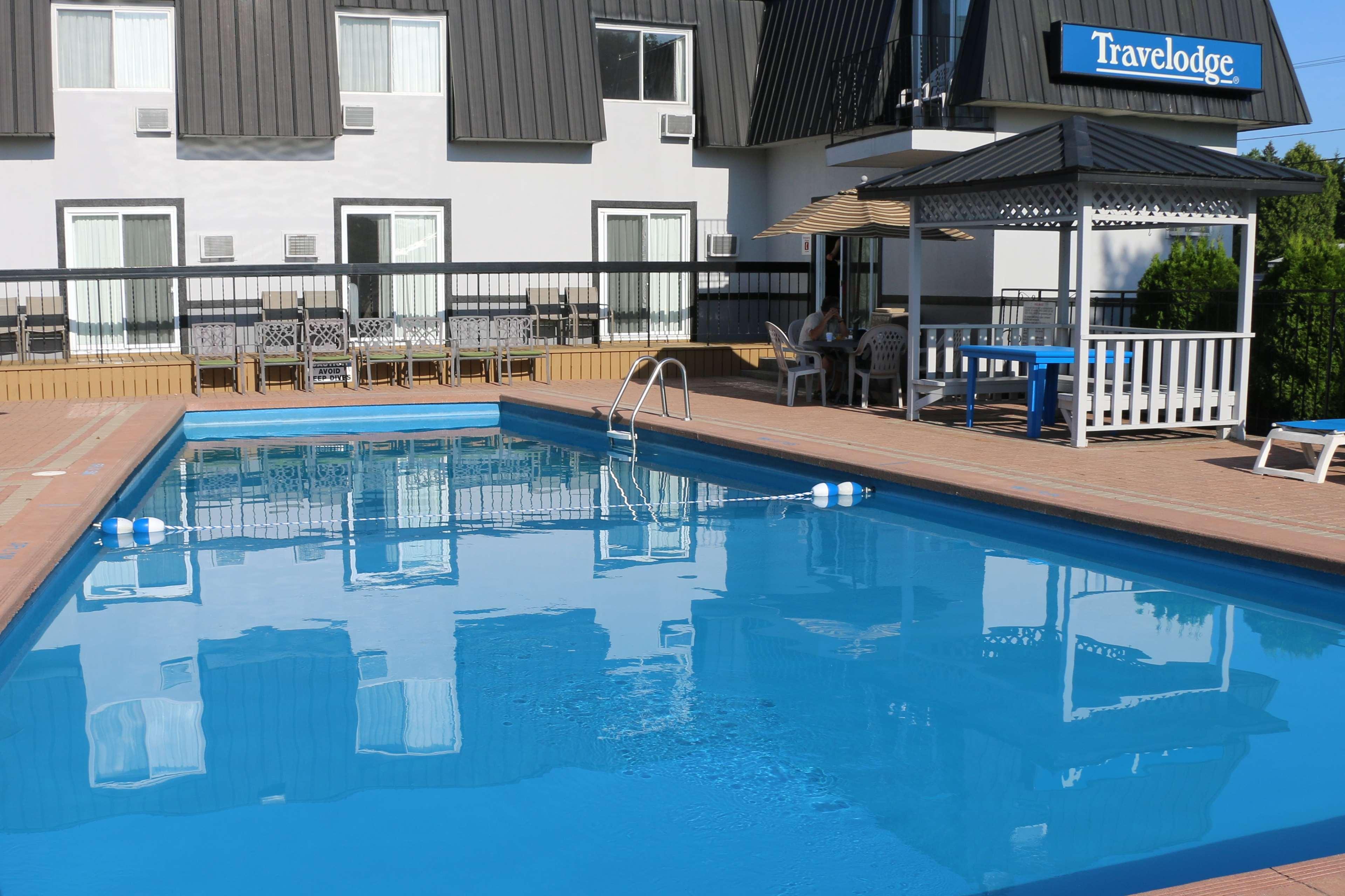 Travelodge By Wyndham Gananoque Eksteriør bilde