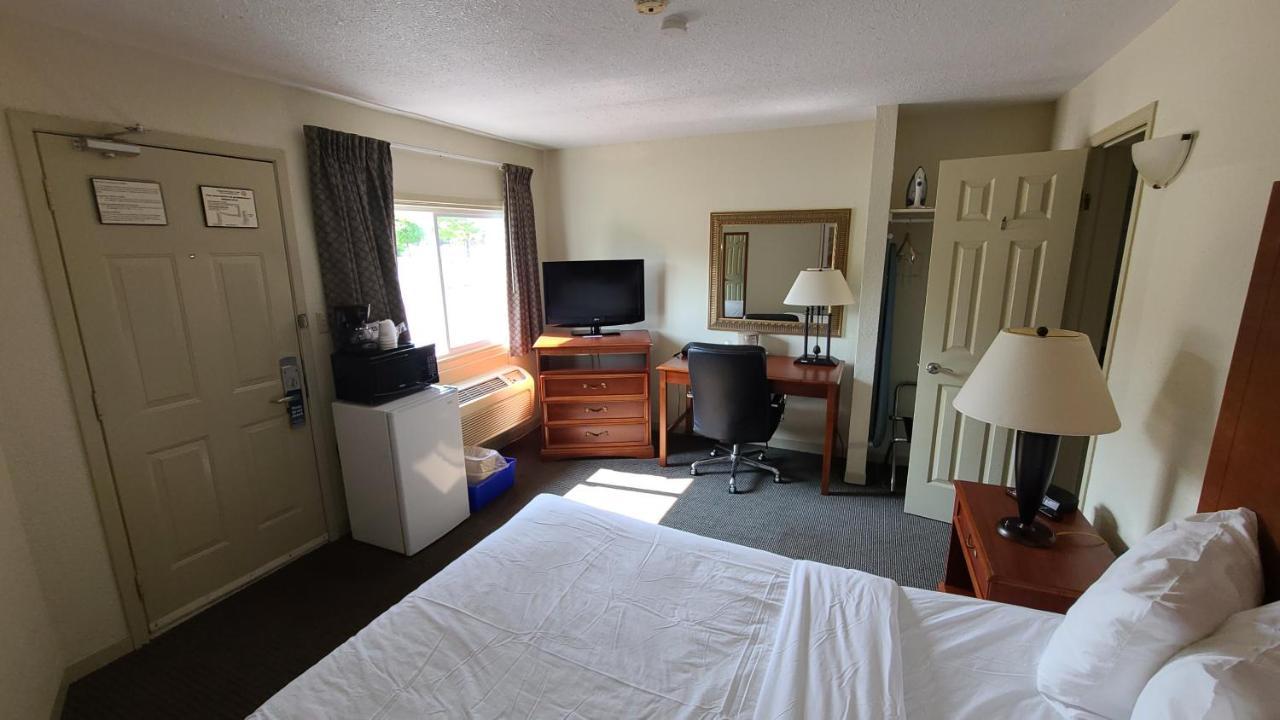 Travelodge By Wyndham Gananoque Eksteriør bilde