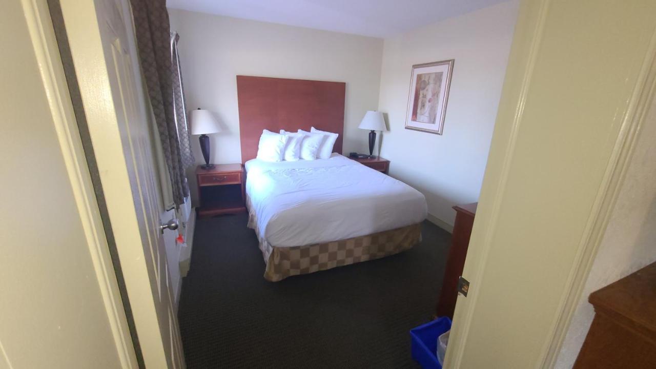 Travelodge By Wyndham Gananoque Eksteriør bilde