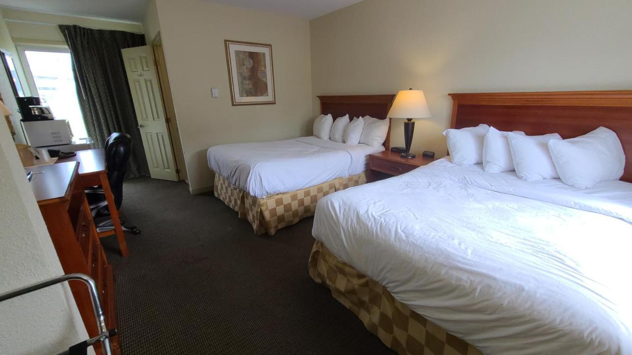 Travelodge By Wyndham Gananoque Eksteriør bilde