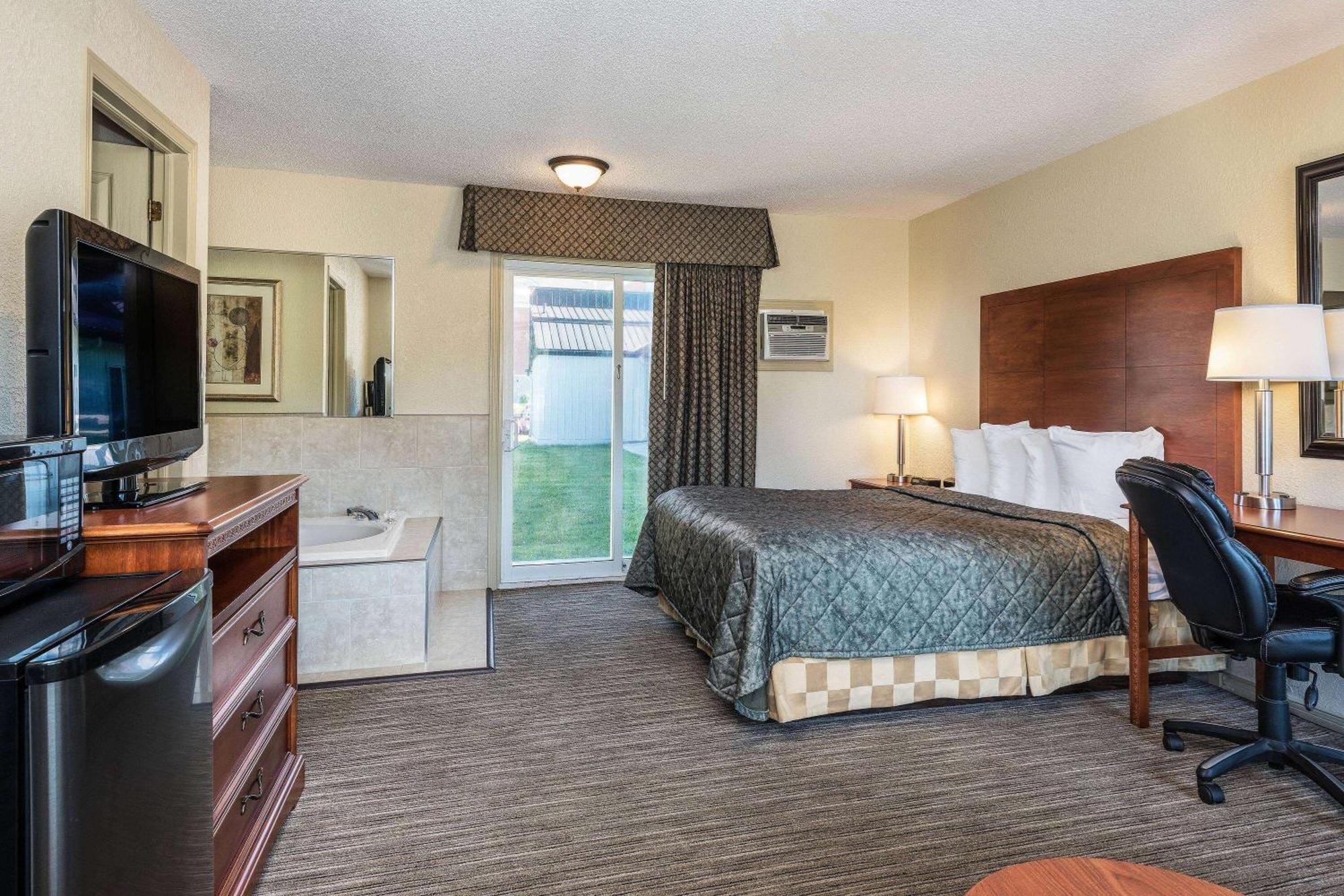 Travelodge By Wyndham Gananoque Eksteriør bilde